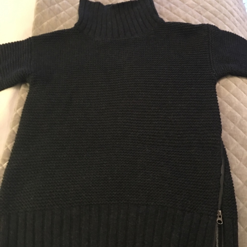 lululemon women’s warm sweater with side zip